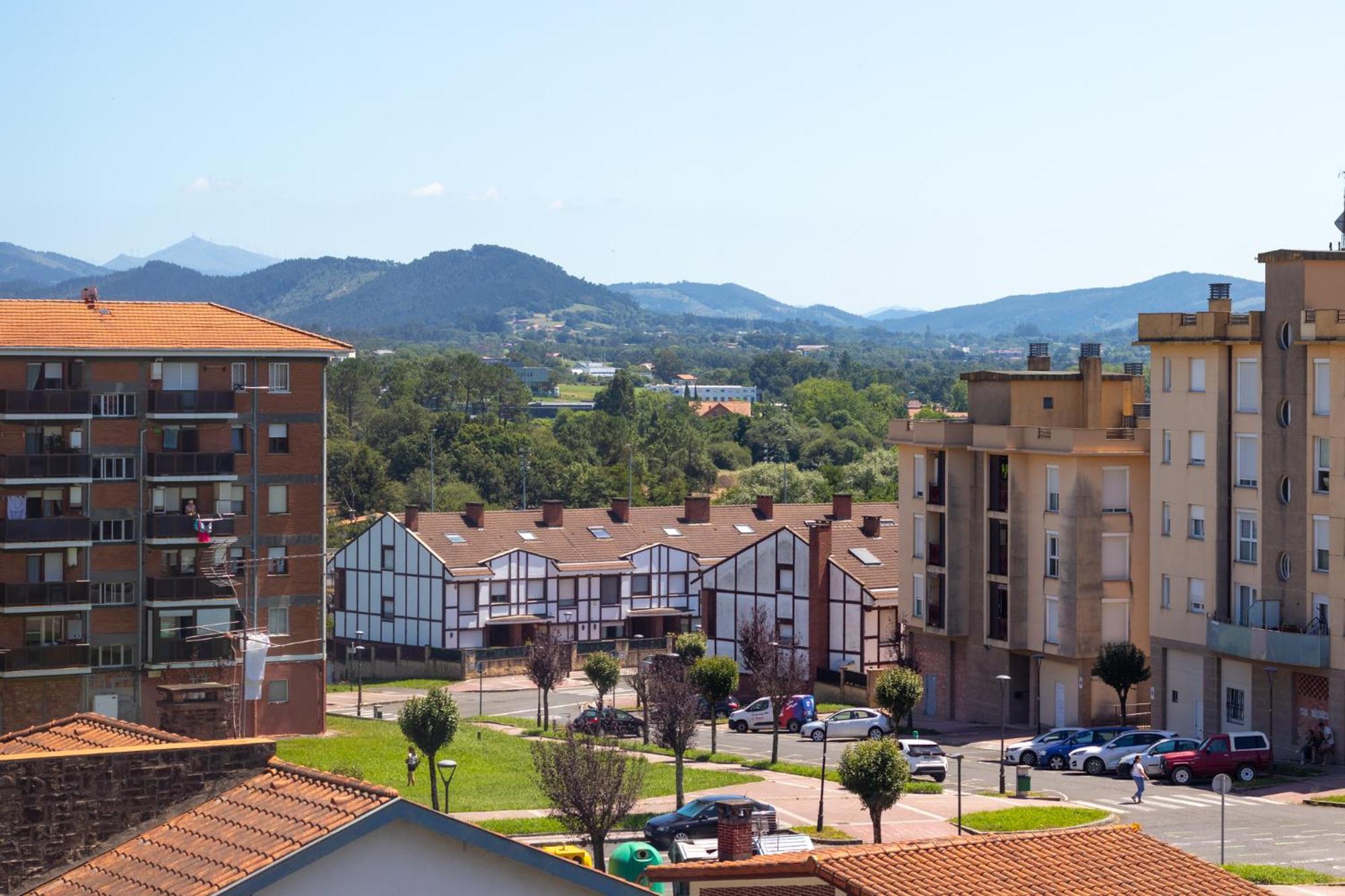 Bilbao Airport By Aston Rentals Derio Ngoại thất bức ảnh
